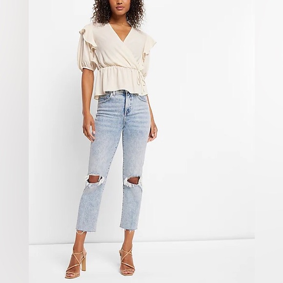 ✨NWT~Express Wrap Top✨ - Picture 2 of 5